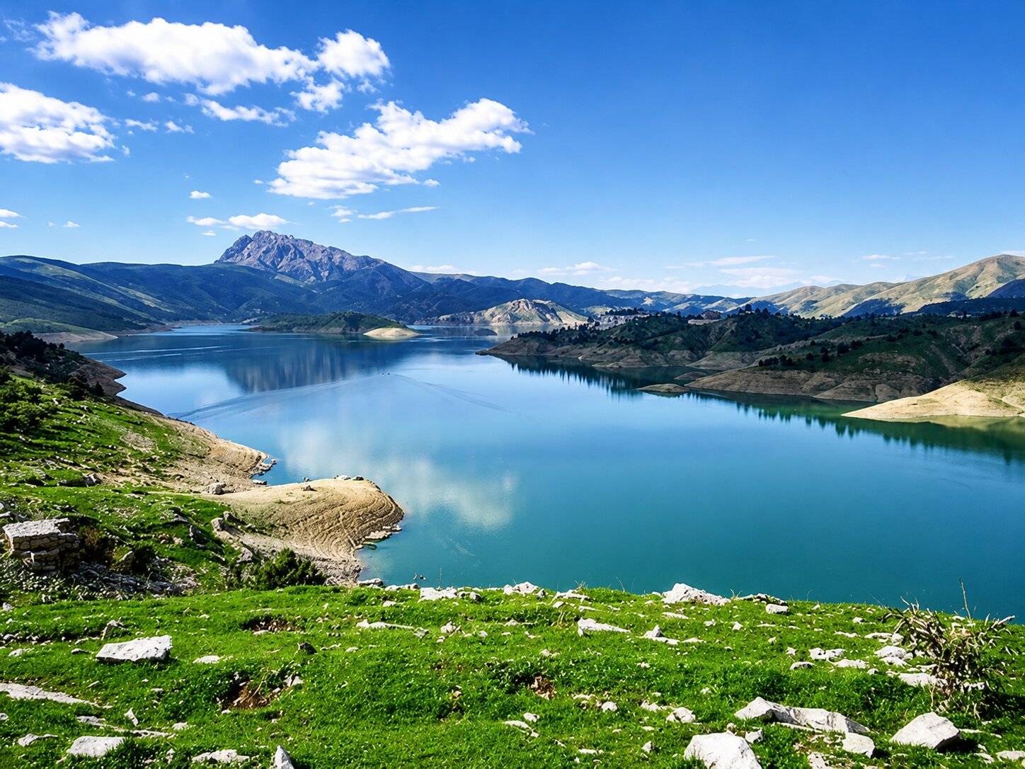Lake Dukan In Iraq